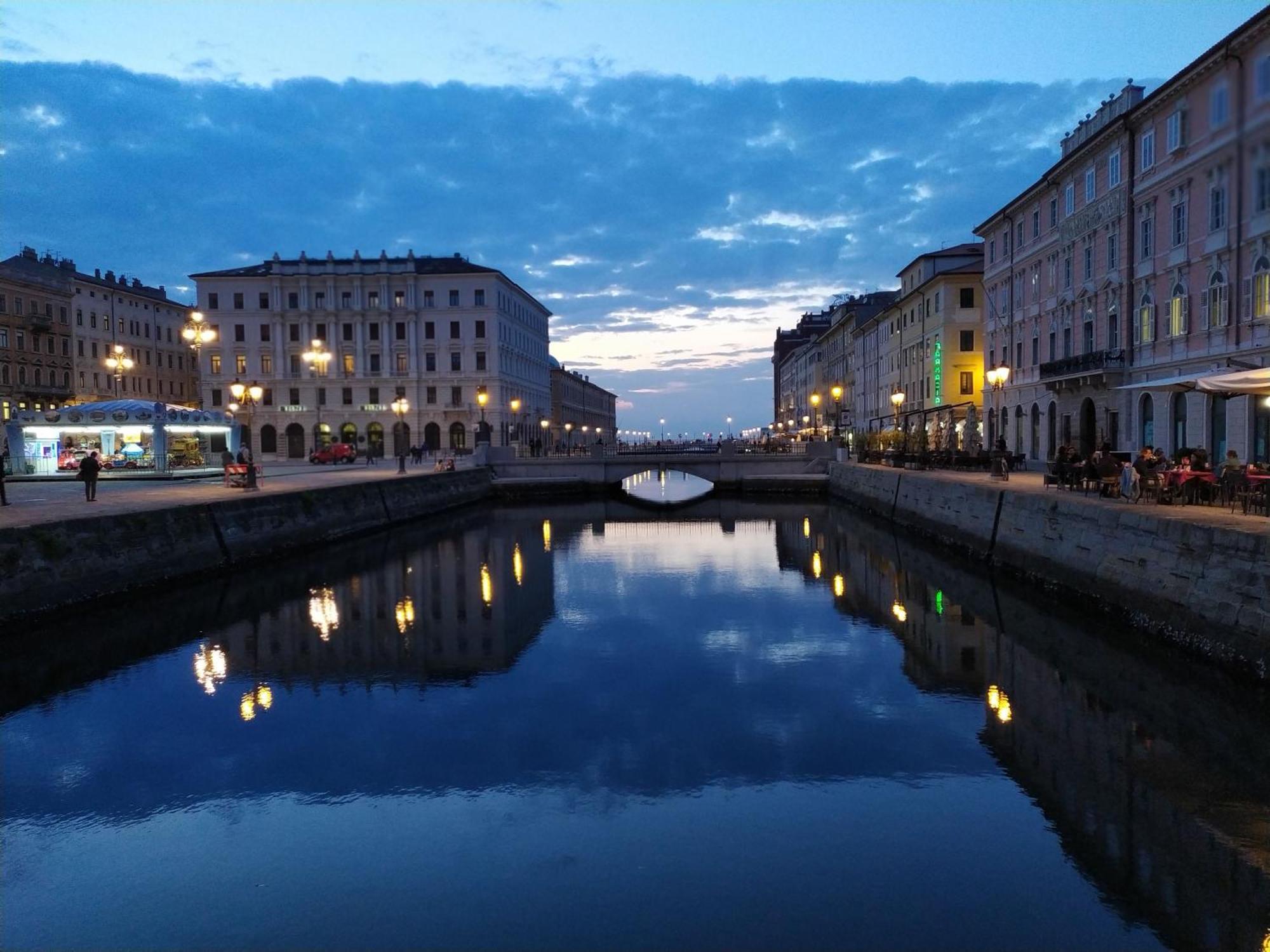 Blu Trieste Esterno foto