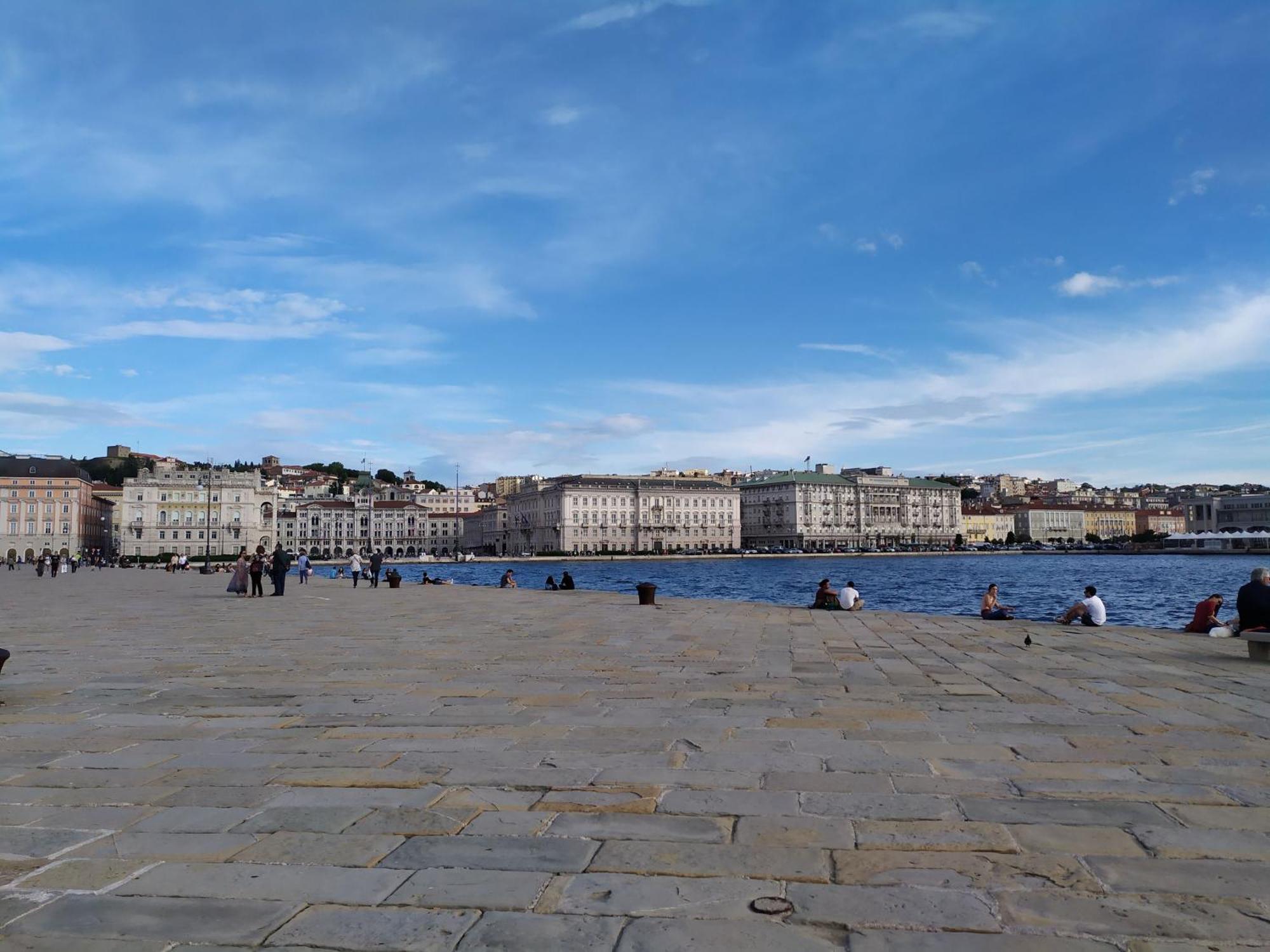 Blu Trieste Esterno foto